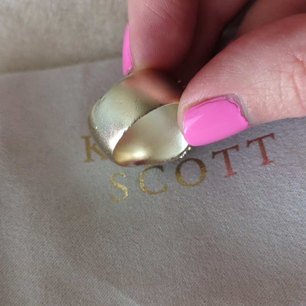 Kendra Scott Schuyler Gold Dichroic Glass Cocktail Ring size 6 - Picture 11 of 16